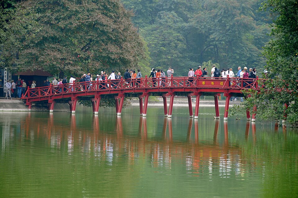 Fayl:Cầu Thê Húc.jpg