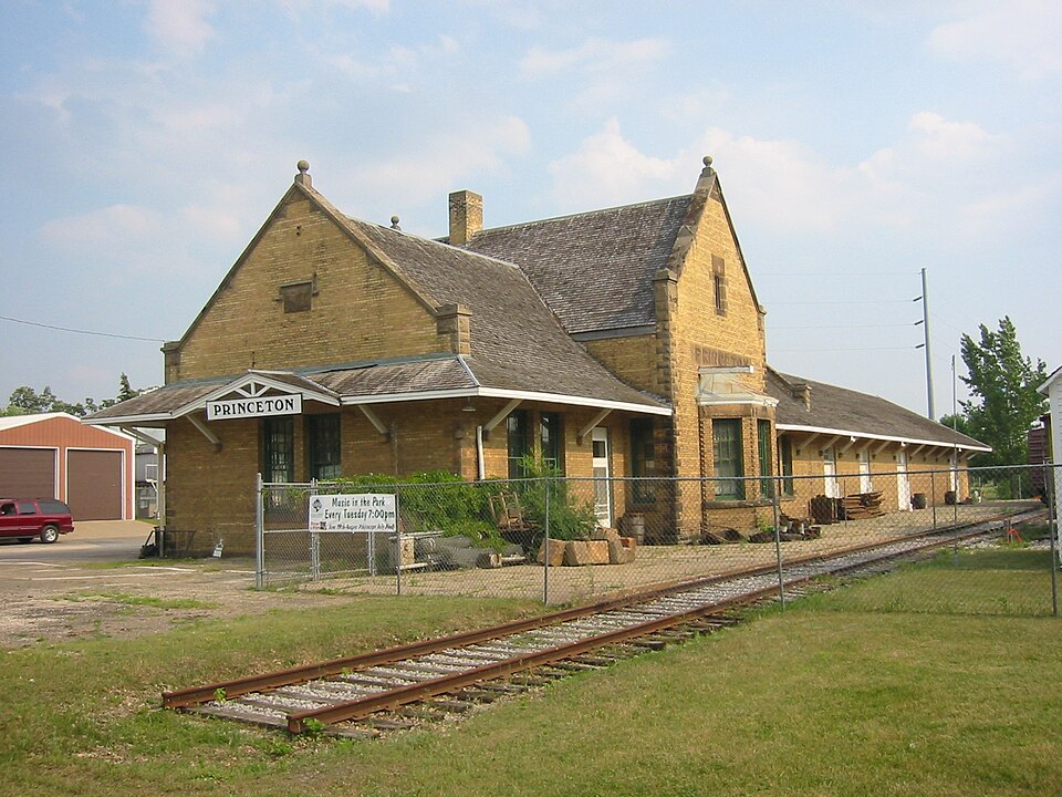 Fayl:GN Depot Princeton 3.jpg